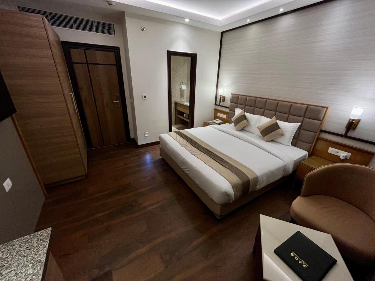Anntilia Inn Ludhiana Exterior foto
